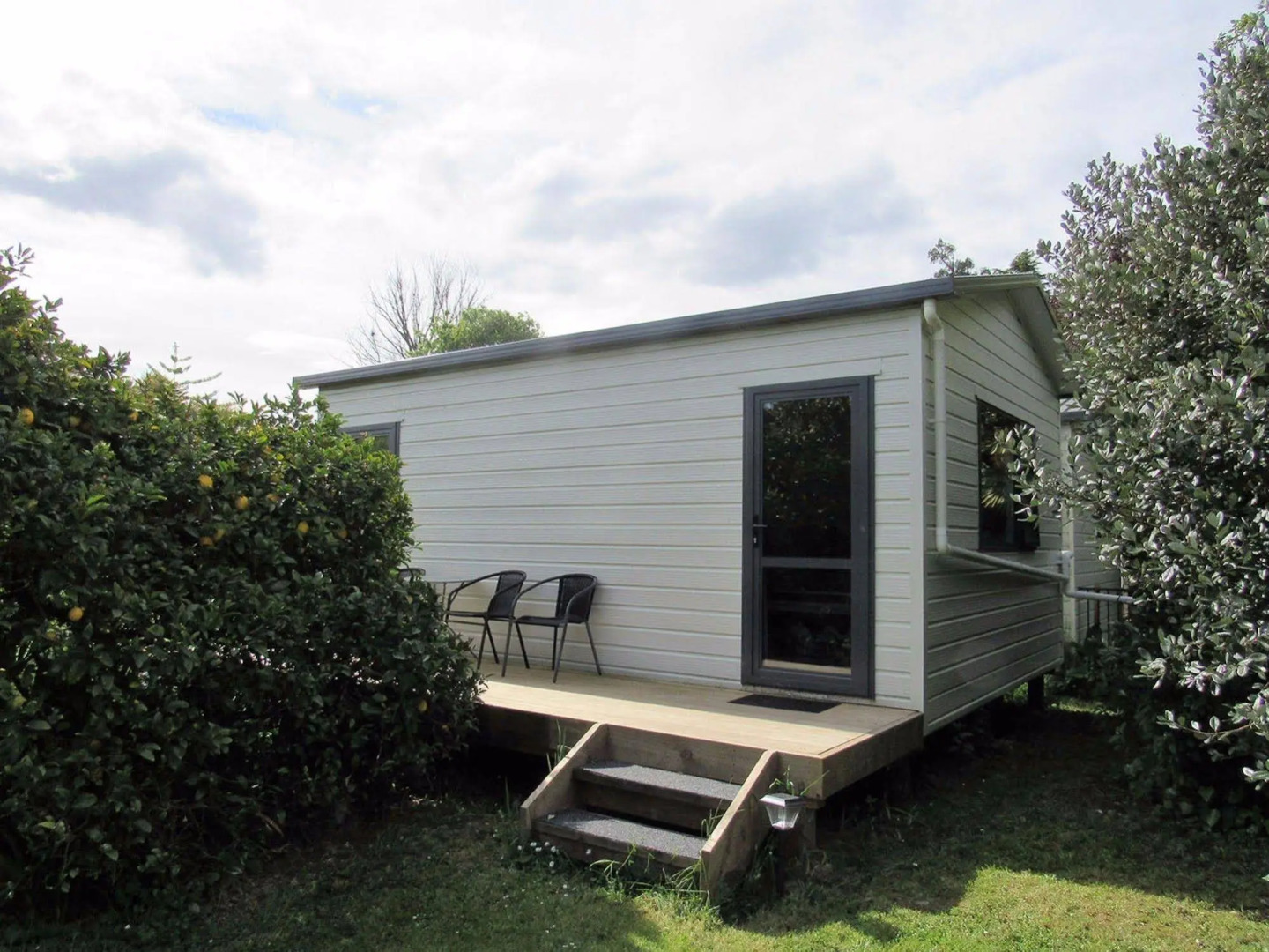 The White Elephant Accommodation - Hostel