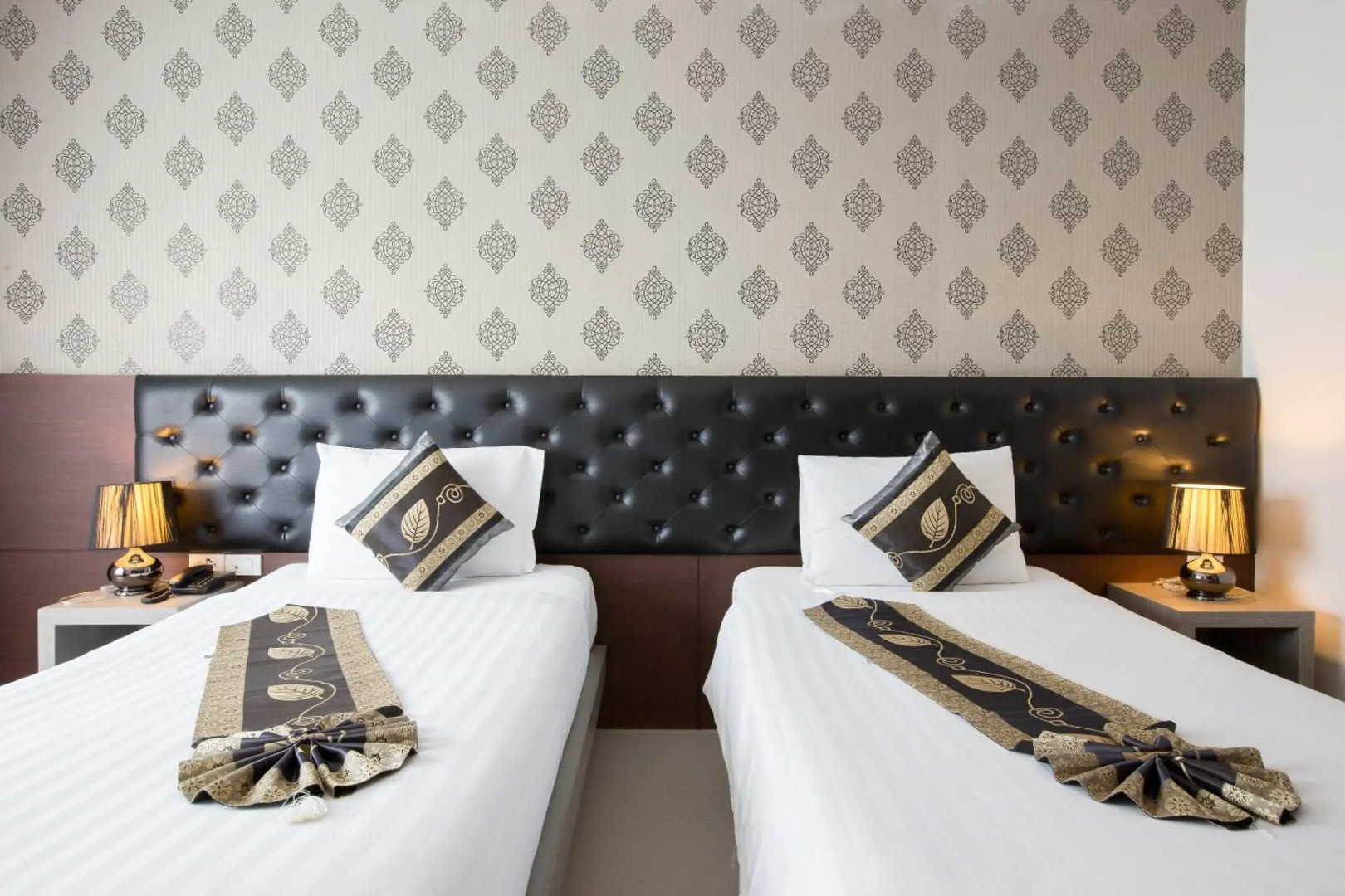 Hemingways Silk Hotel