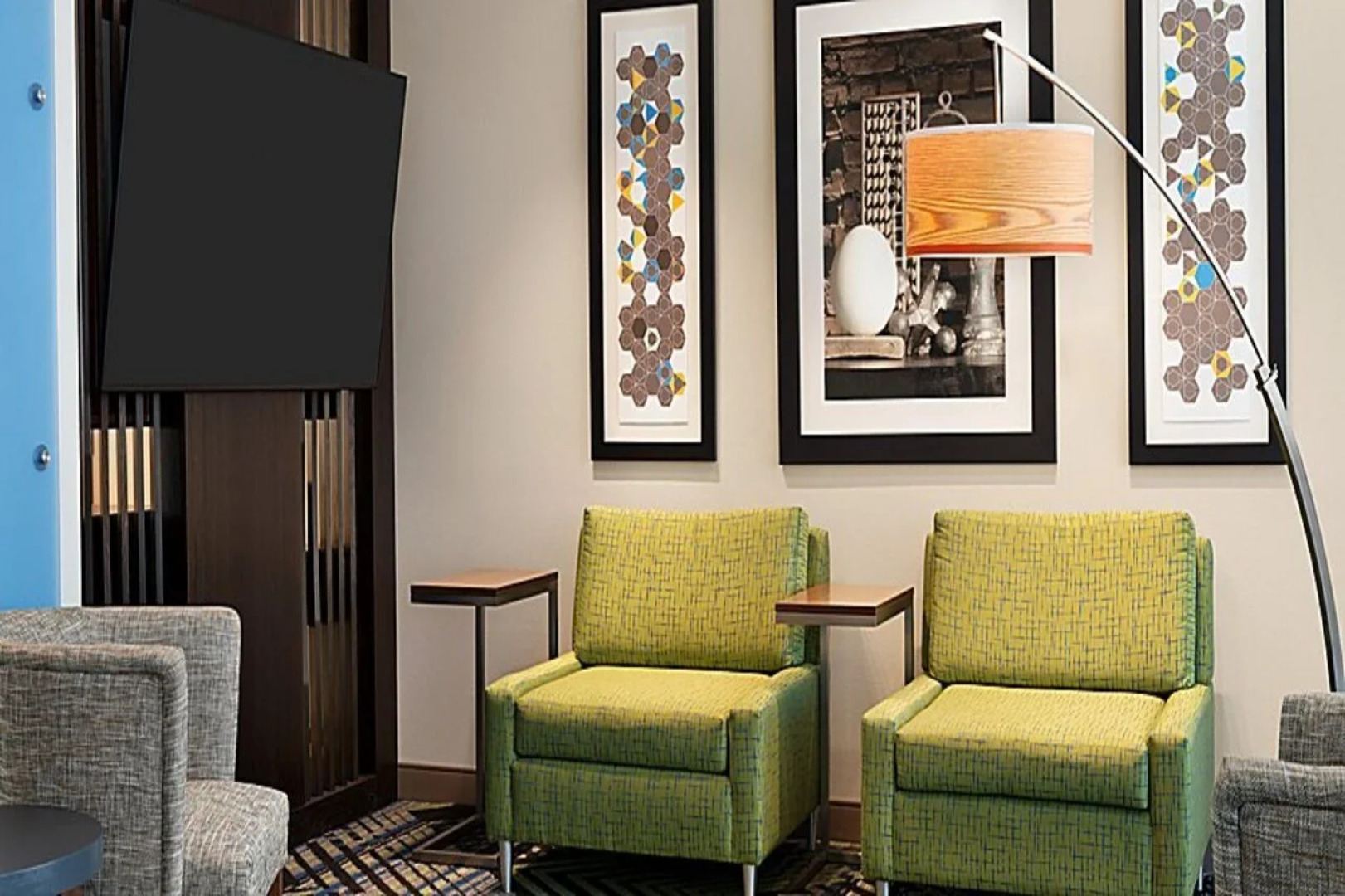 Holiday Inn Express & Suites Beaver Dam by IHG