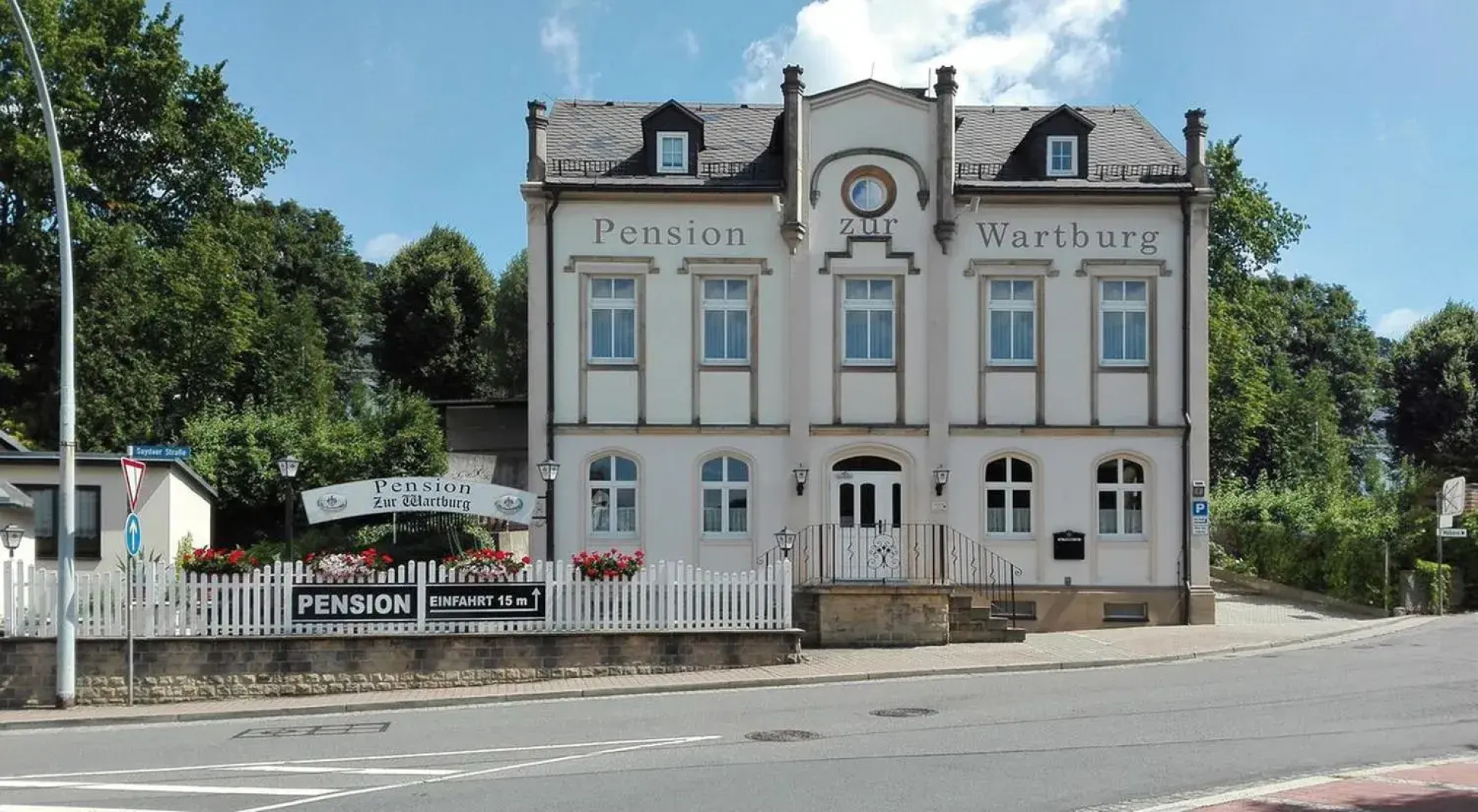 Gasthaus und Pension Zur Wartburg