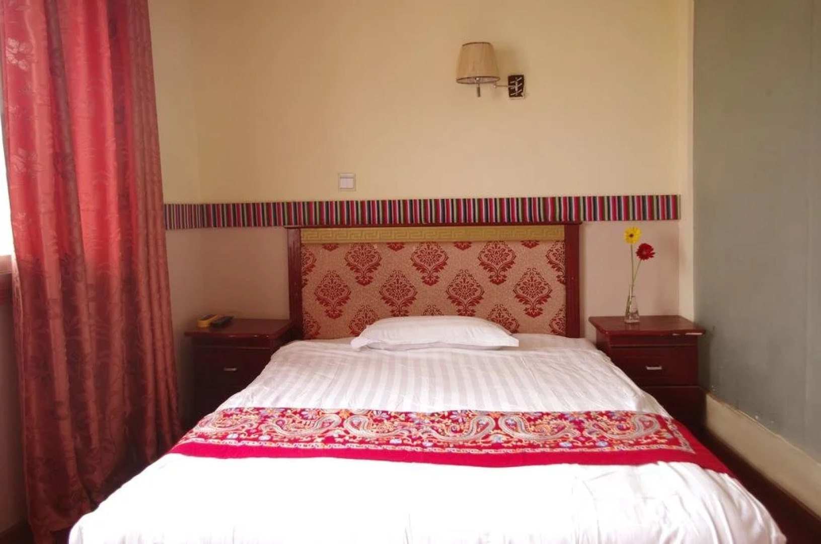 Migrant Bird Youth Hostel