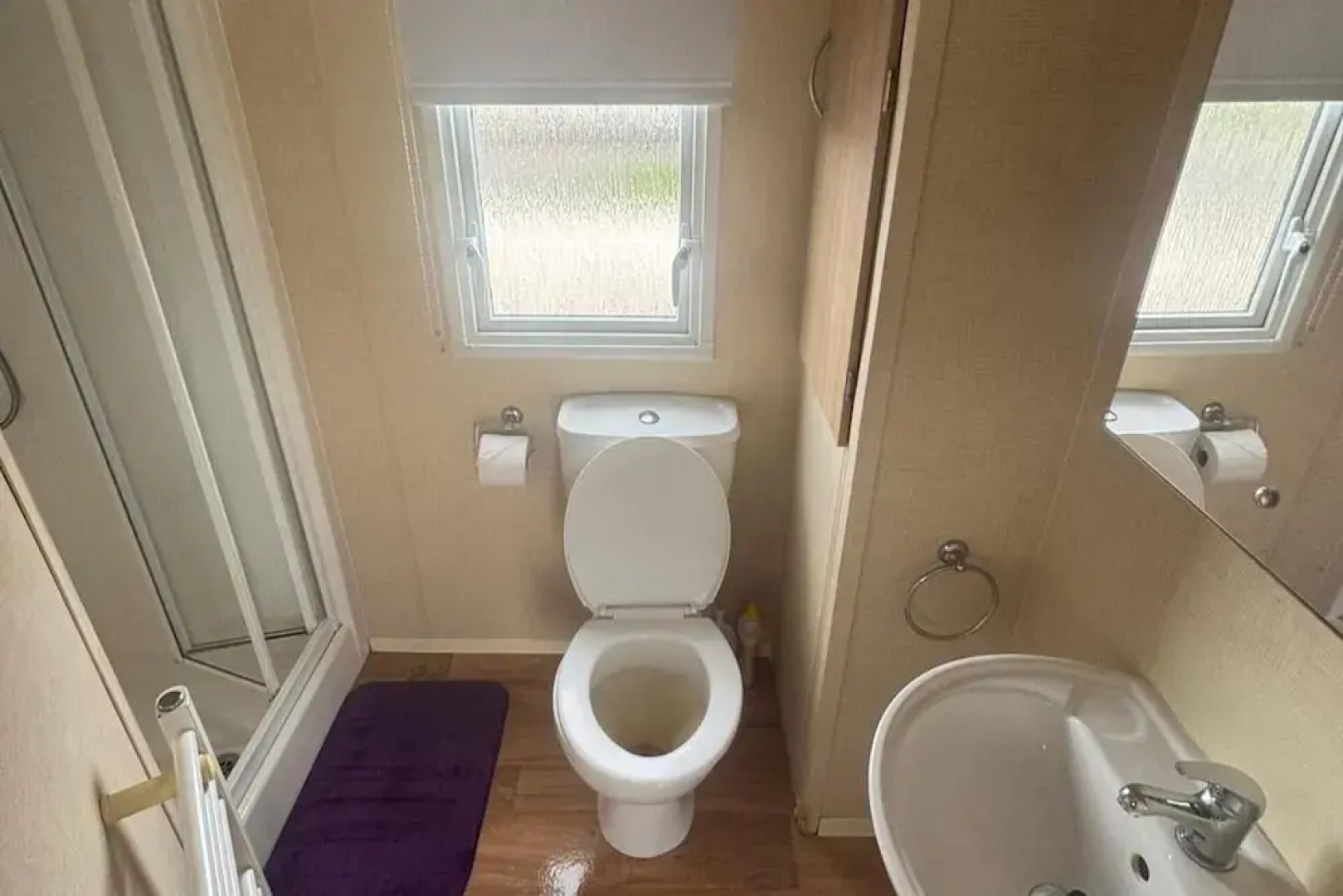 3 Bed Caravan - Sleeps 8 - Pets - Parking