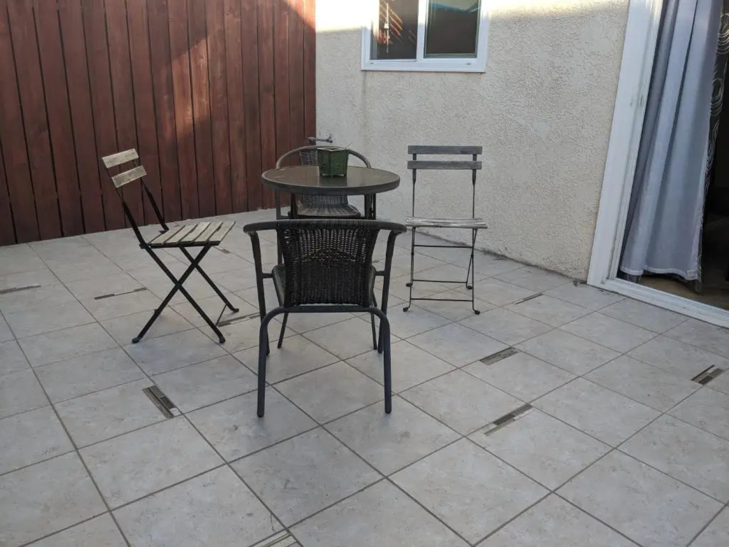 2Bedroom with Den and 2BA 4 Blocks to Santa Monica Beach