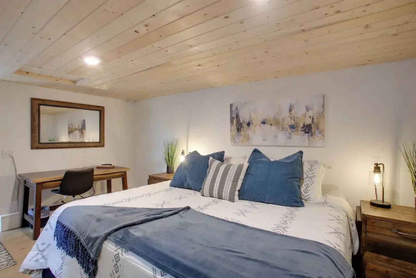 Cozy Coeur D'alene Getaway w/ Fire Pit, Near Dtwn