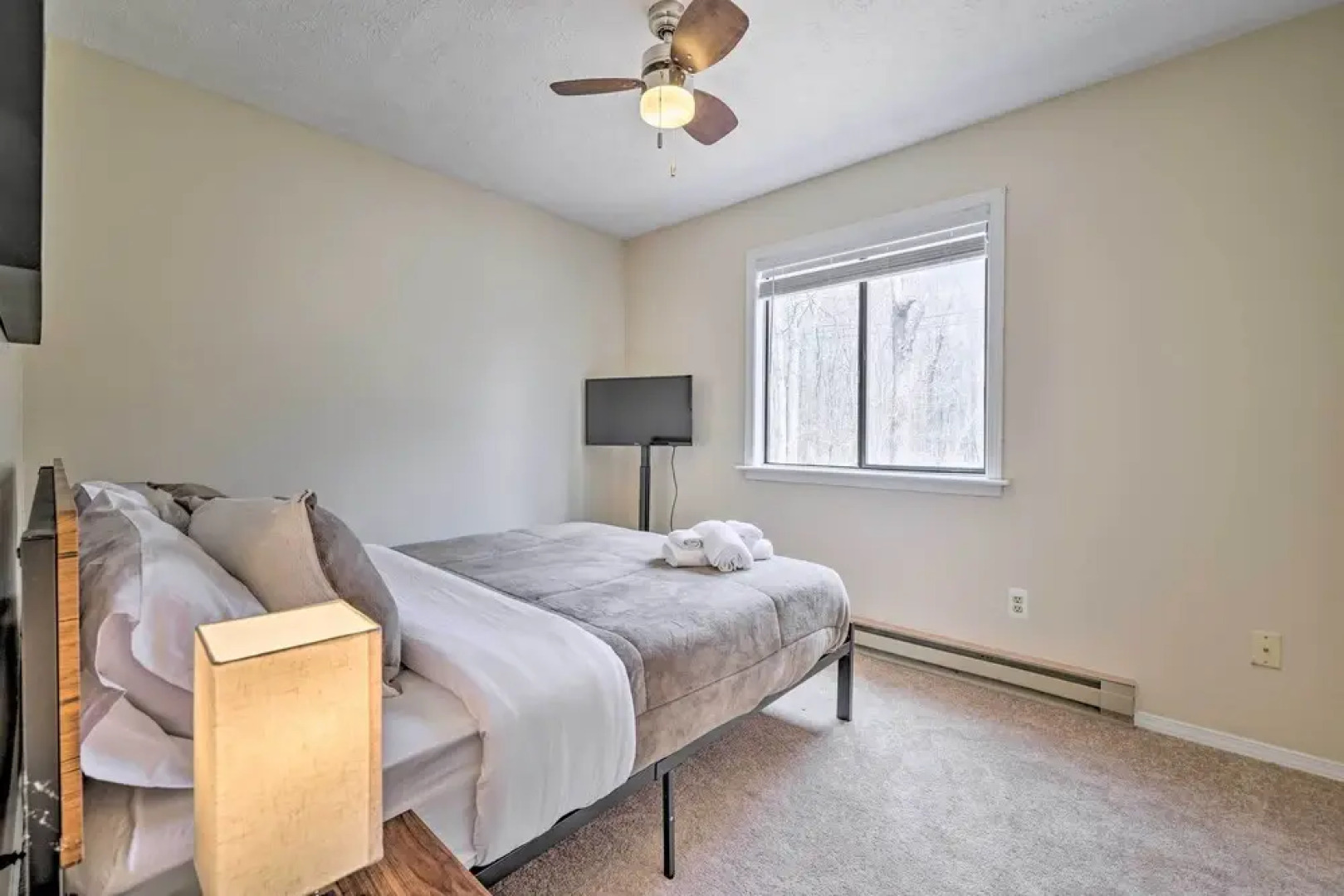 < 2 Mi to Dresser Lake: Home w/ Pool Access!