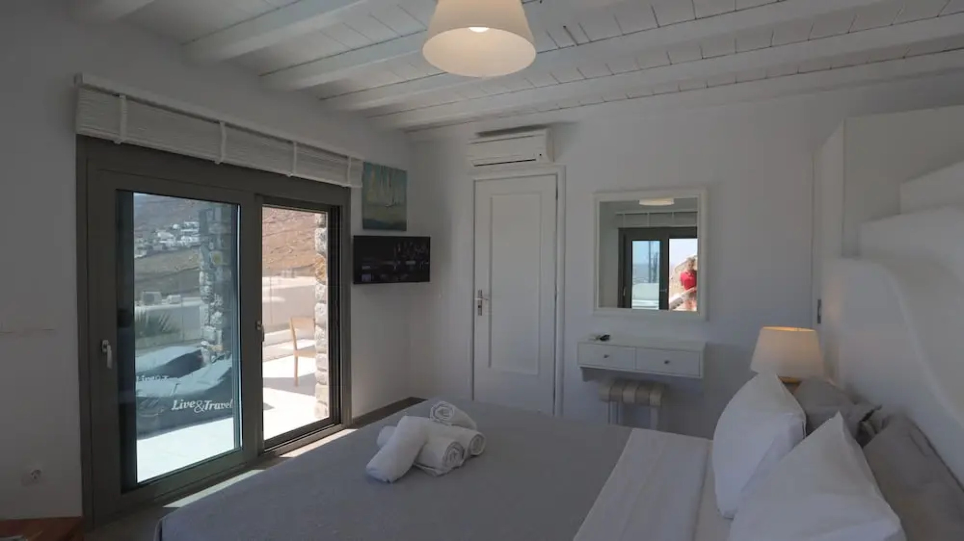 Luxury Villas  by Live&Travel