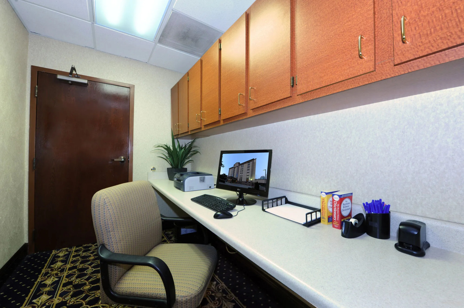 Holiday Inn Express & Suites Atlanta N-Perimeter Mall Area by IHG