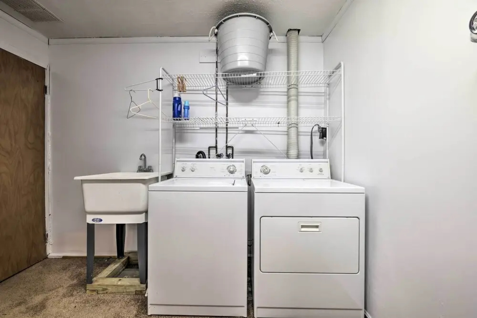 Pocono Pines Home ~ 10 Mi to Skiing & Hiking!