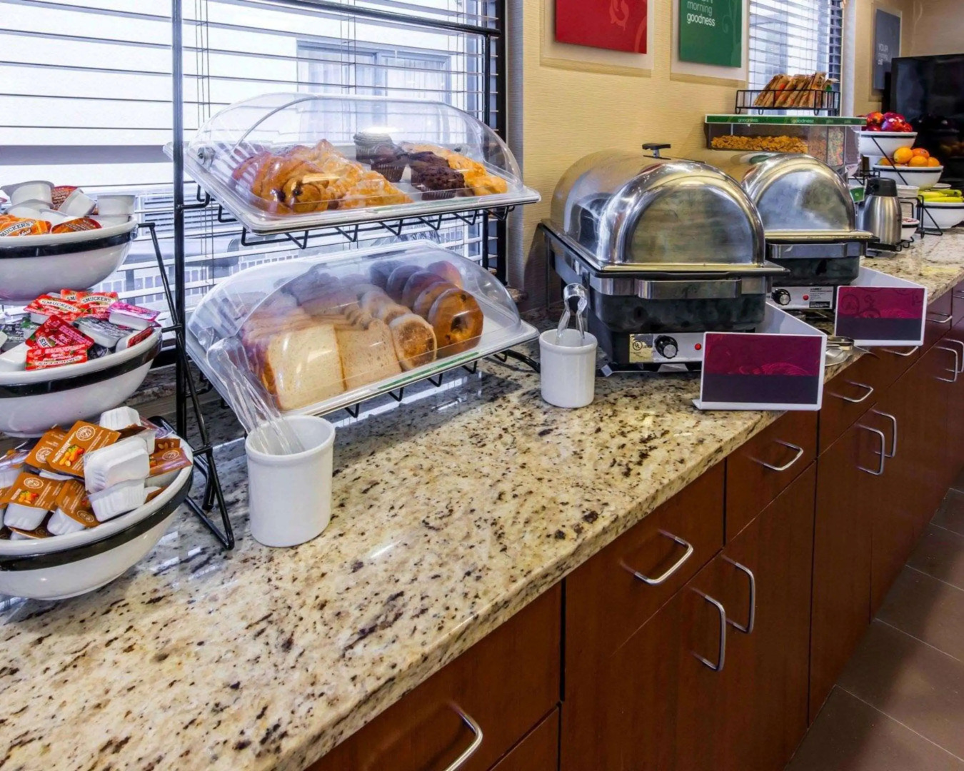 Comfort Inn & Suites Erie - Splash Lagoon Indoor Waterpark