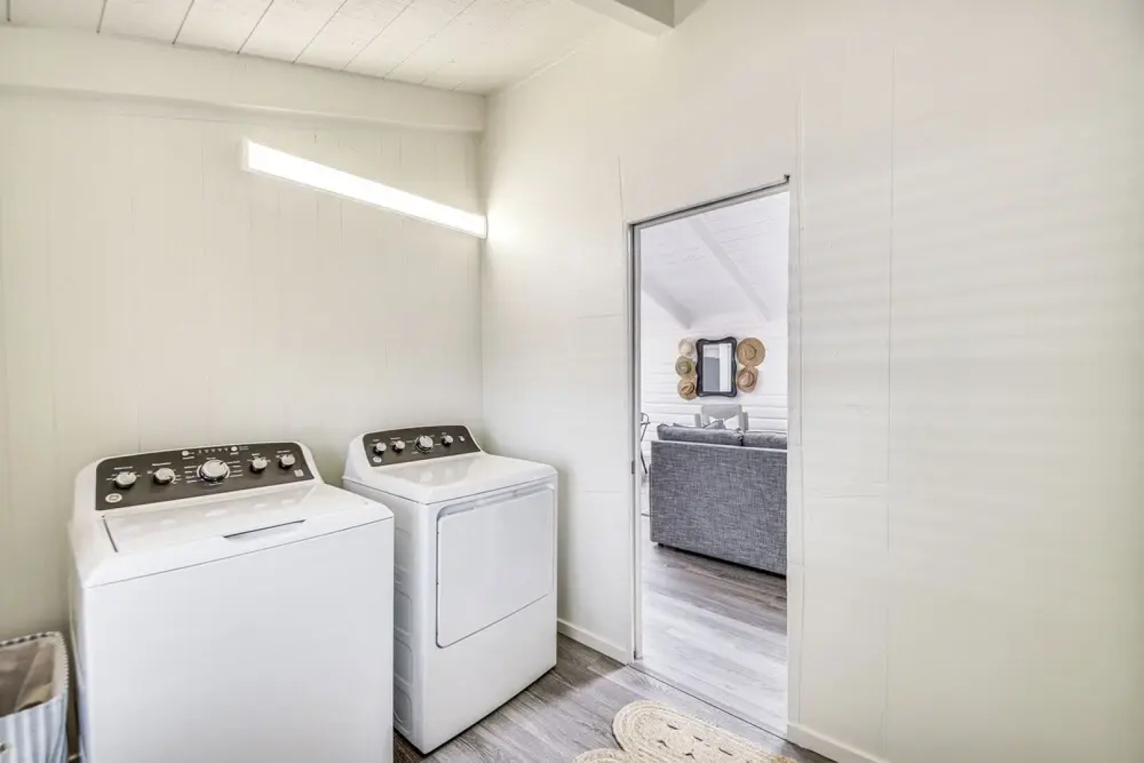 Pet-friendly Buxton Home w/ Balcony, 2 Mi to Beach