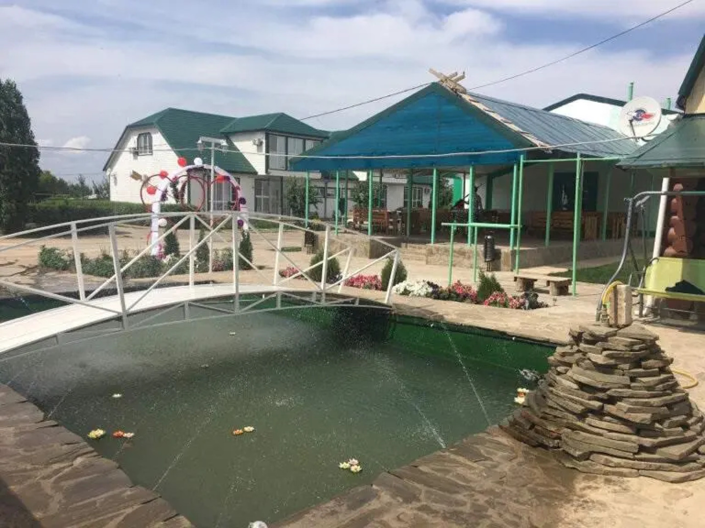 Гостиничный дворик МК