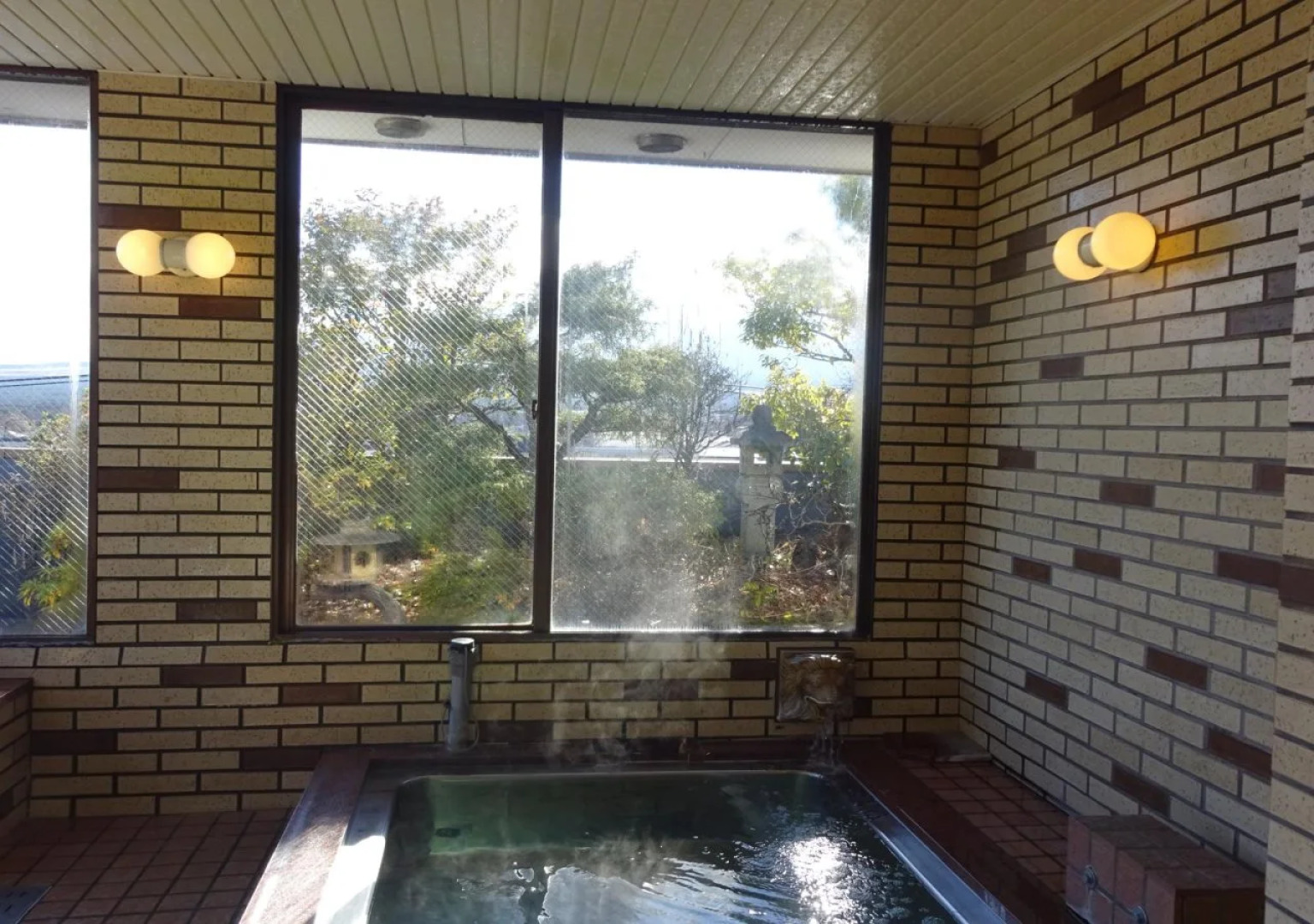 Kawaguchiko Station Inn