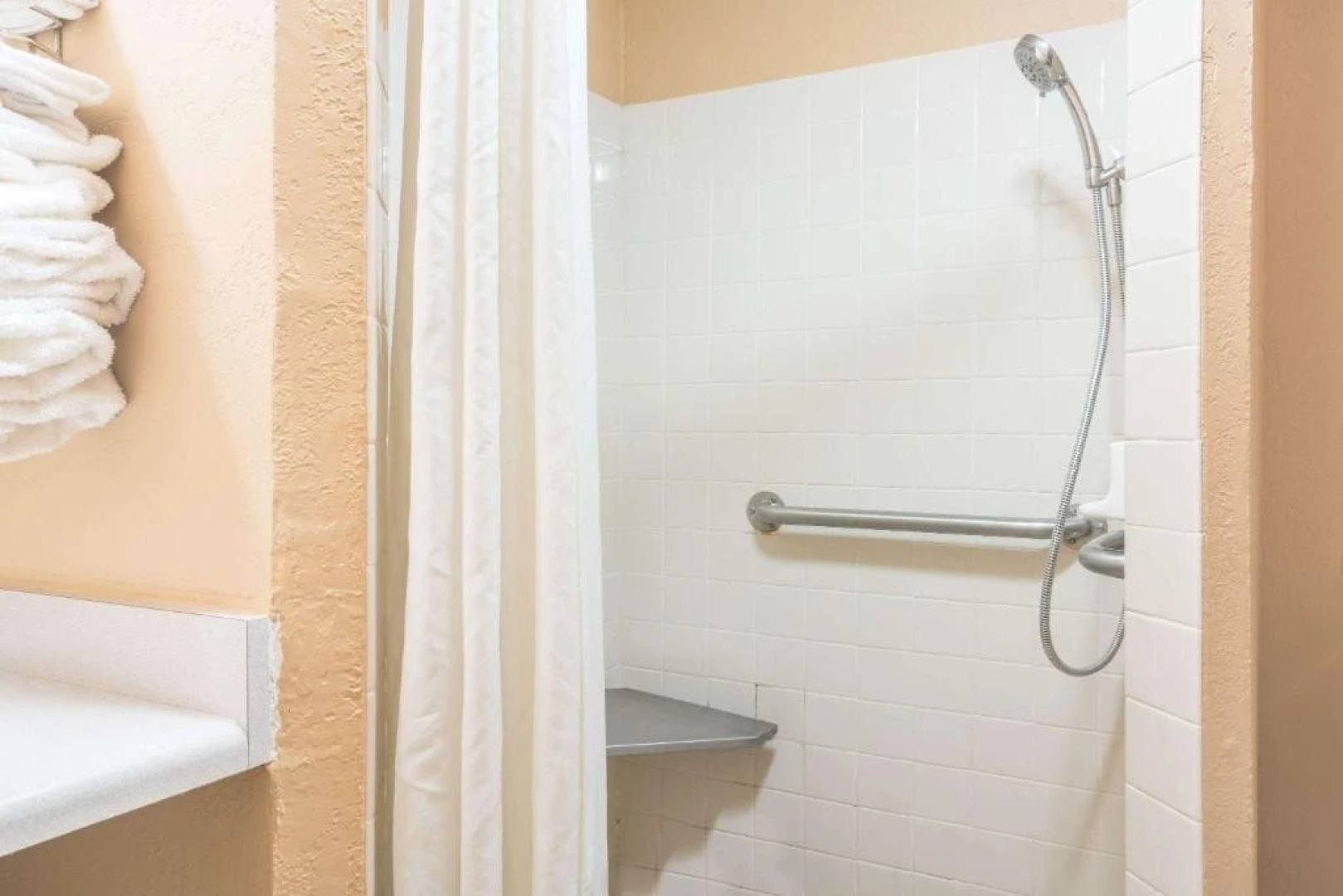 Super 8 By Wyndham Brooklyn Center/Mpls