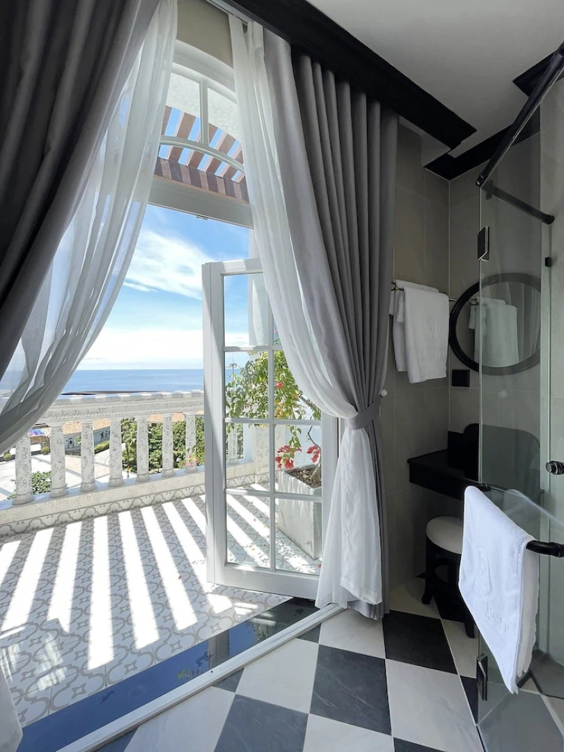 Le Bonheur Hotel