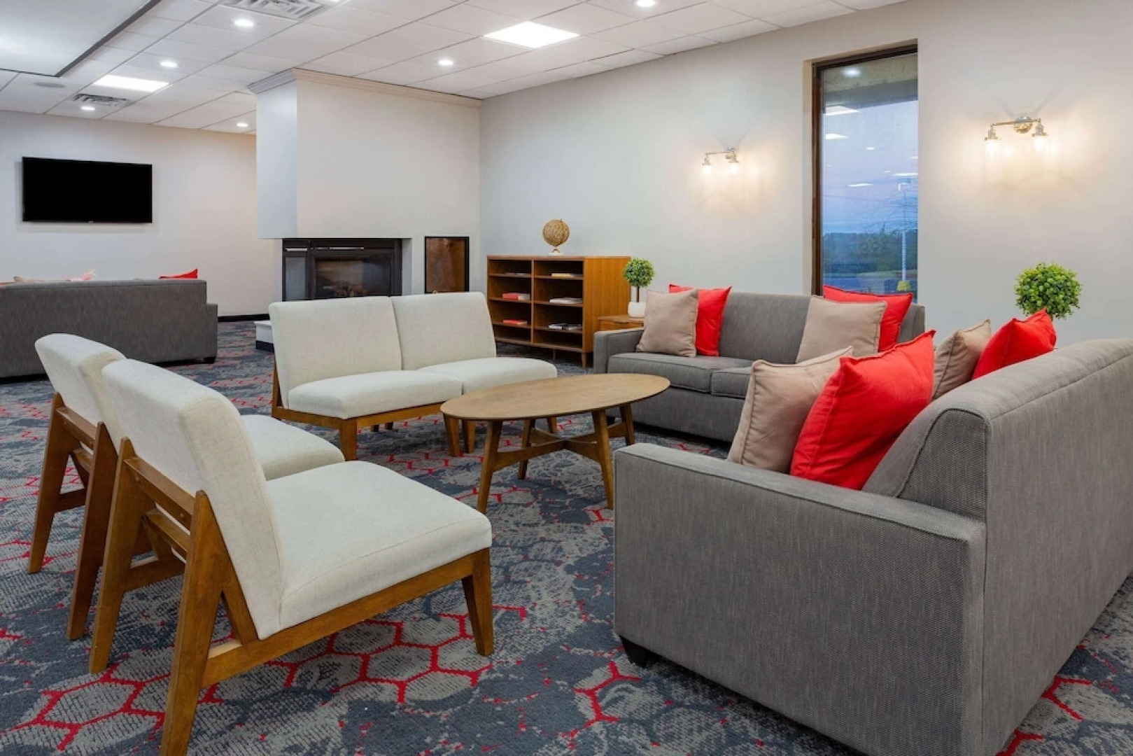 Ramada by Wyndham Windsor Locks