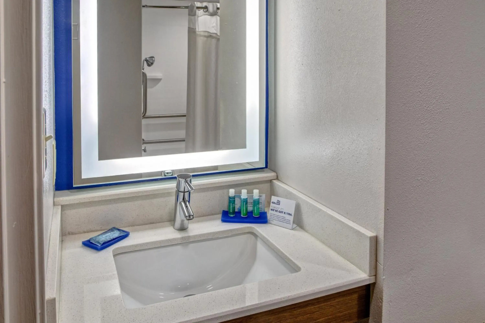 Holiday Inn Express & Suites Crossville by IHG