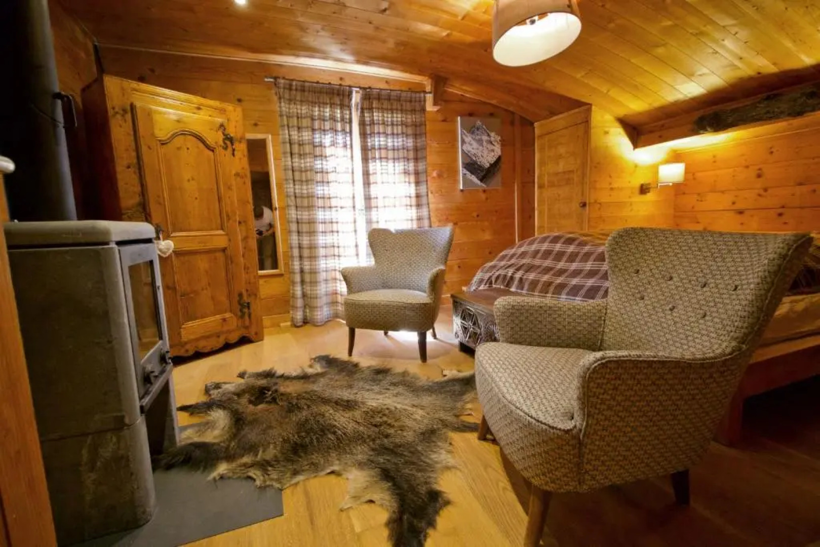 Magnifique Chalet Familial Pour 10 Personnes au Coeur de Nax