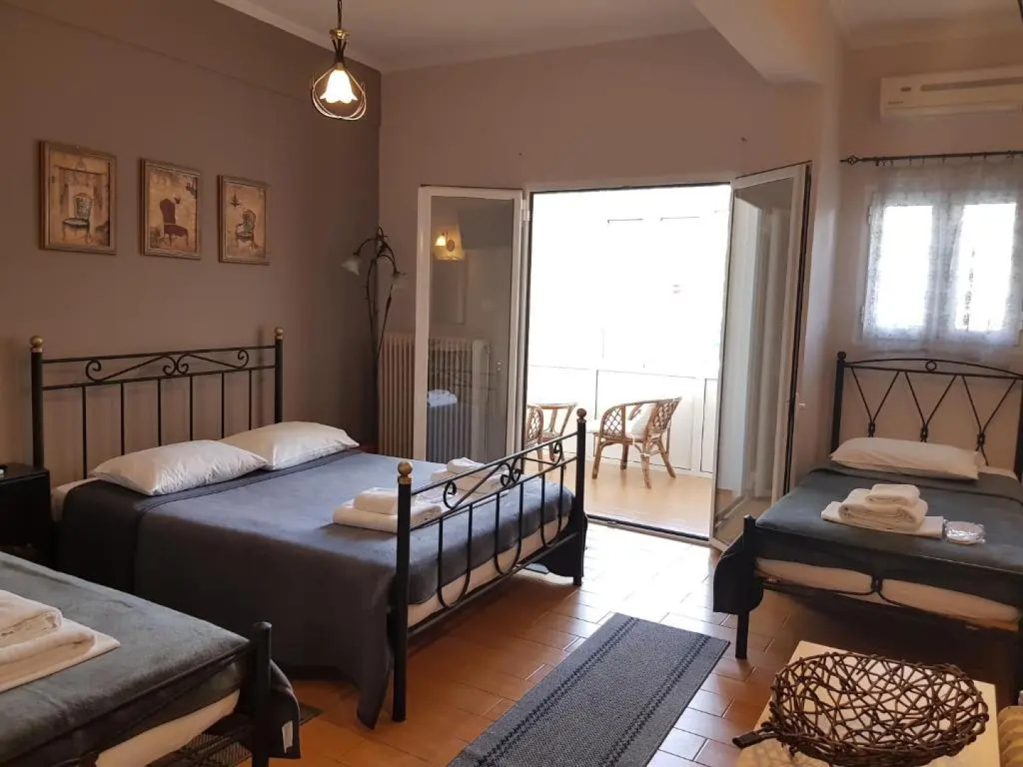 Exarchos Guest House