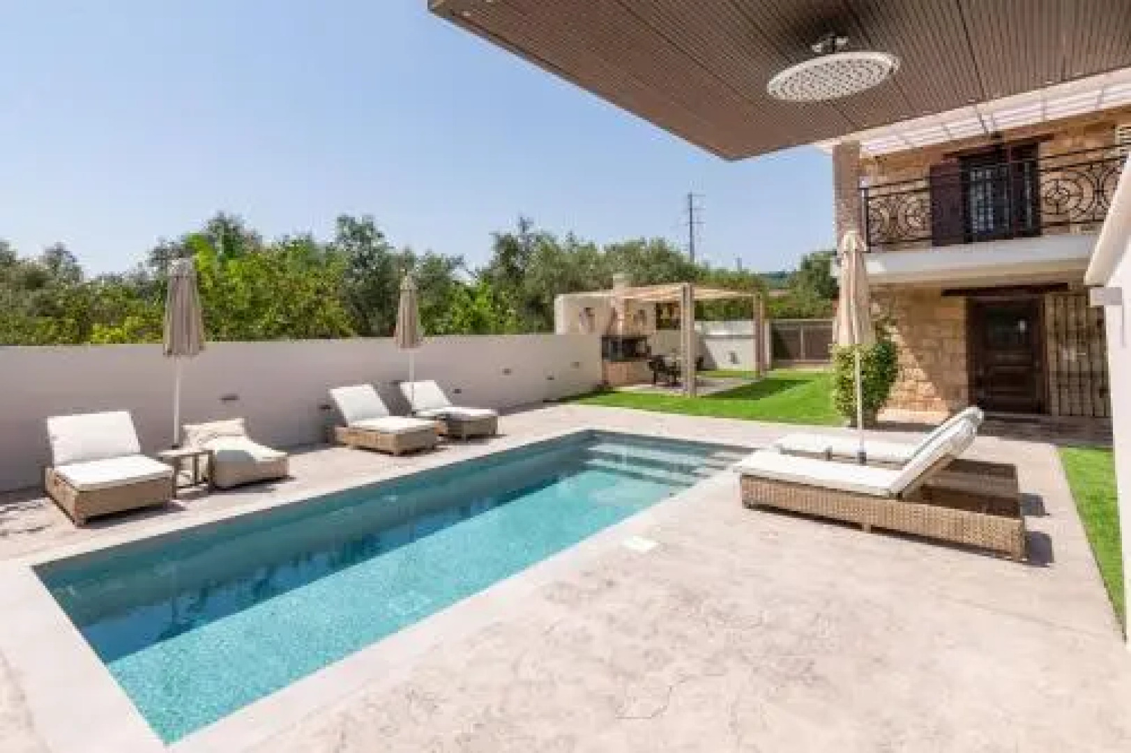 Artemis Luxury Villa