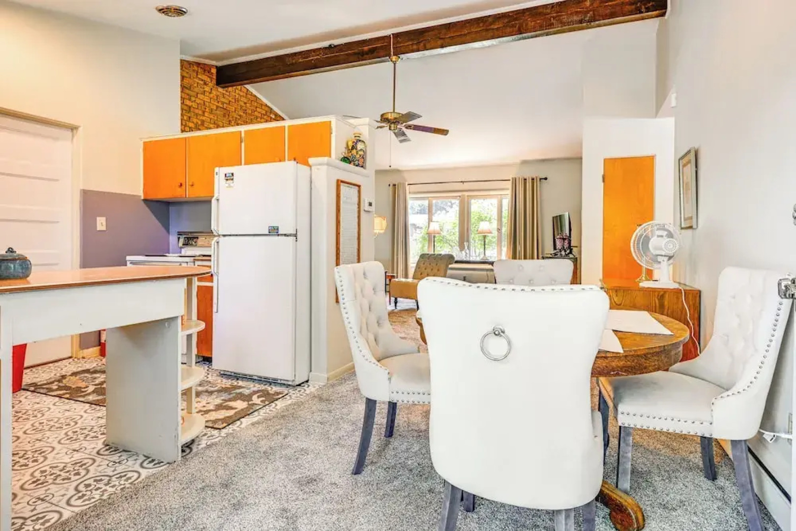 3 Mi to Michigan State: Apt w/ Patio in Lansing!