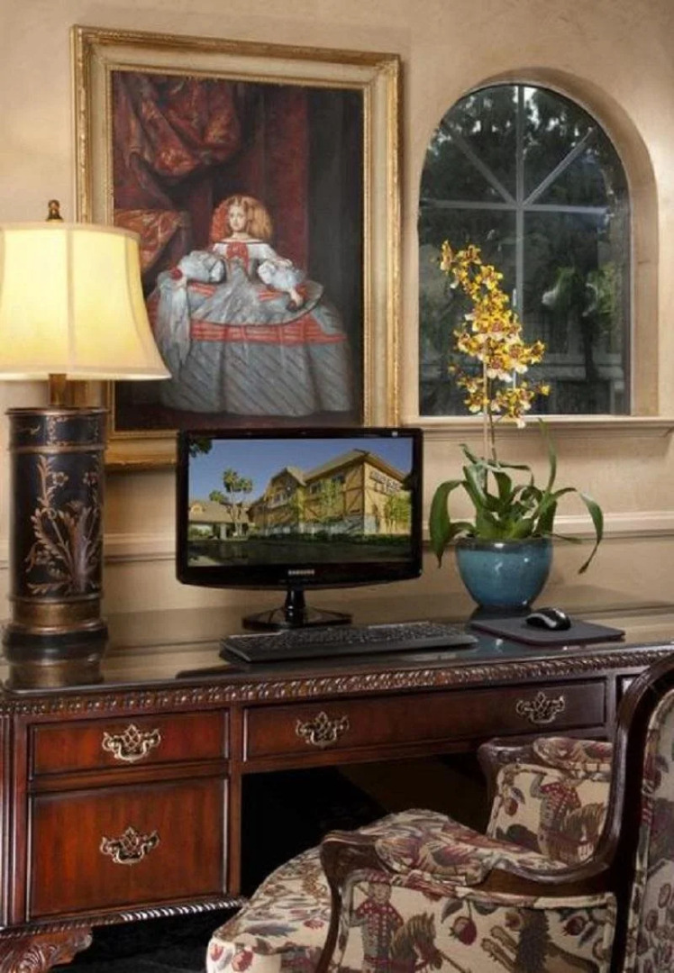 Folk Inn Ontario Airport