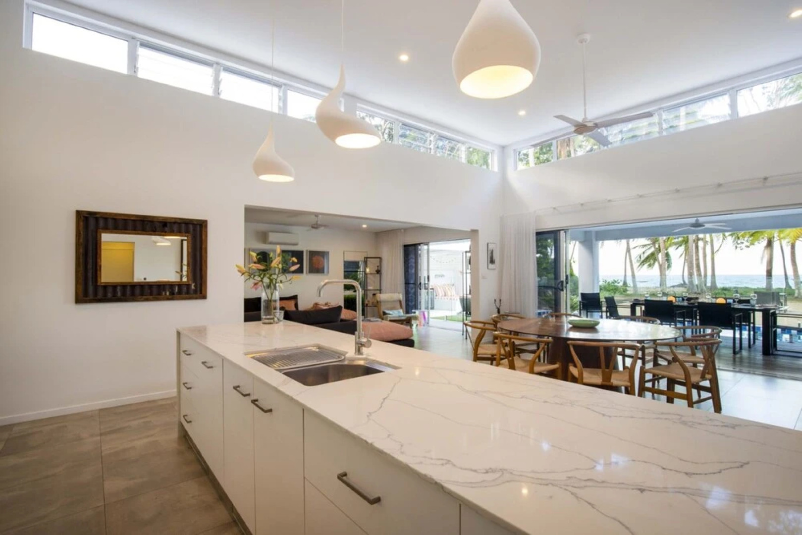 Tenterfield Beachfront Luxury 4 Bedroom Holiday Home