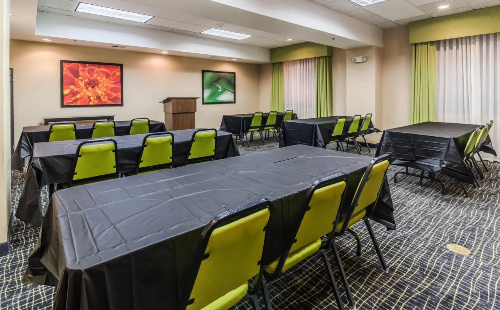 Holiday Inn Express & Suites Vinita by IHG