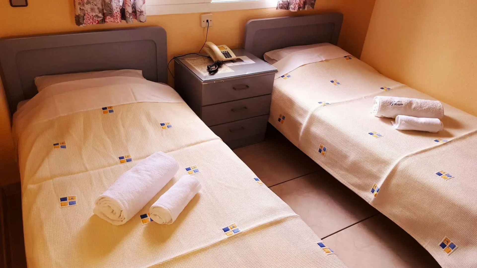 Roditsa Patritsia Apartments