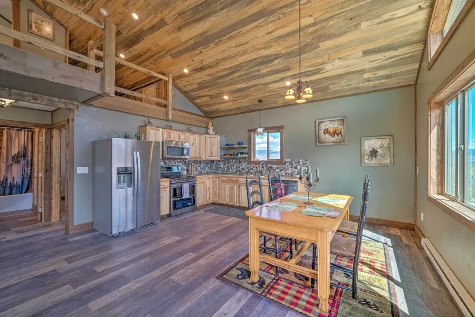 Mtn-view Cabin 40 Mi to Yellowstone Ntl Park!