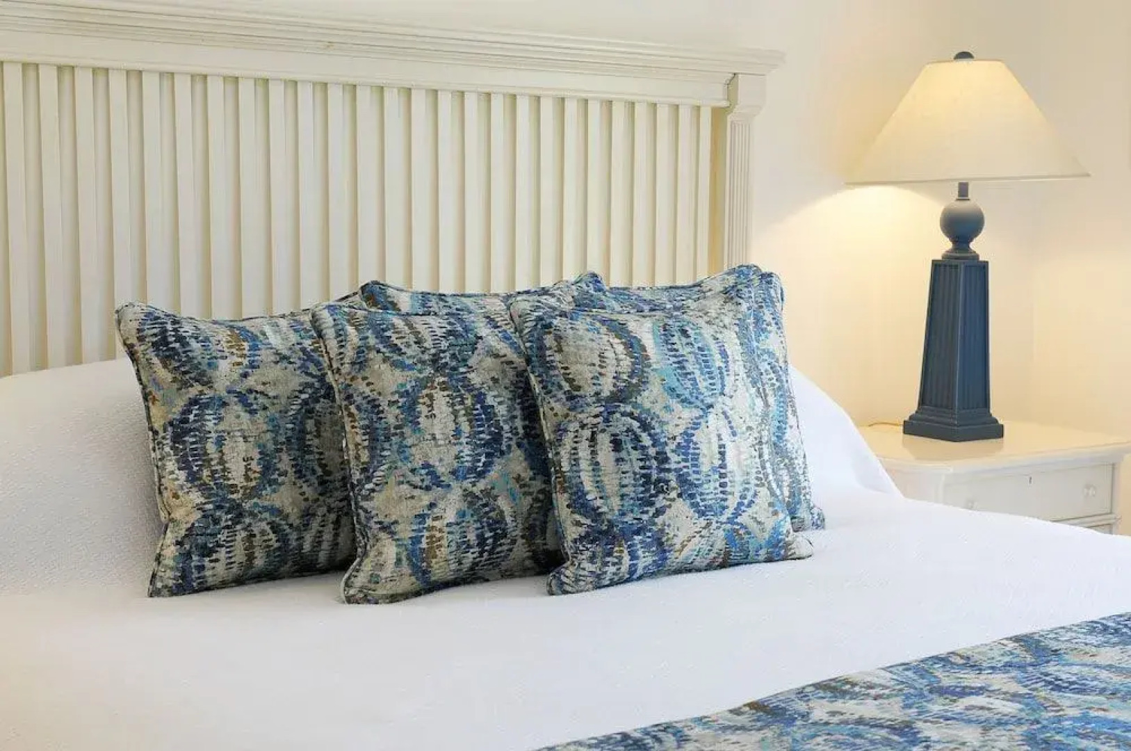 "this Beautifully Decorated 3 Bedroom 3 Bathroom Duplex Villa"