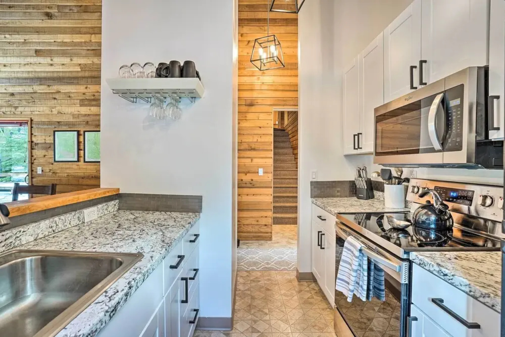 Memorable Woodland Getaway w/ Hot Tub & Grill!