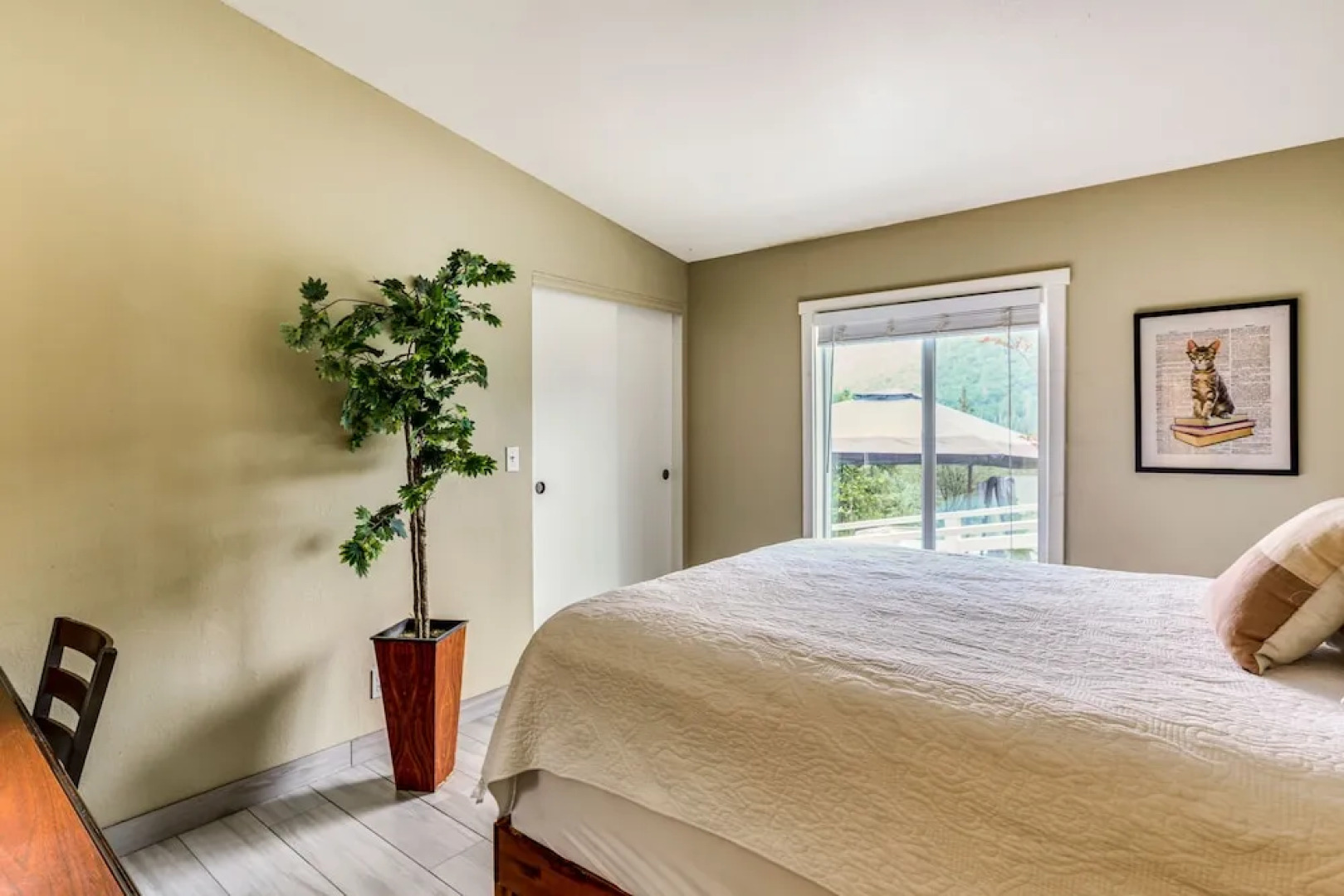 Yosemite Natl Park Getaway: Hot Tub & Mtn Views!