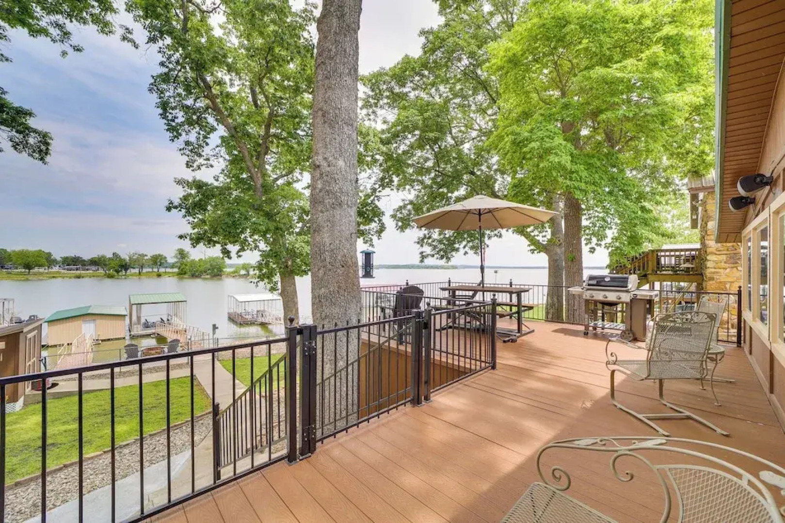 2 Boat Docks: Grand Lake Waterfront Home