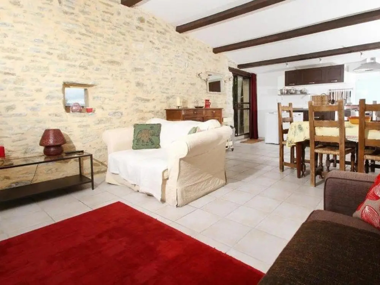 Characteristic Appartement With Swimming Pool, Completely Renovated