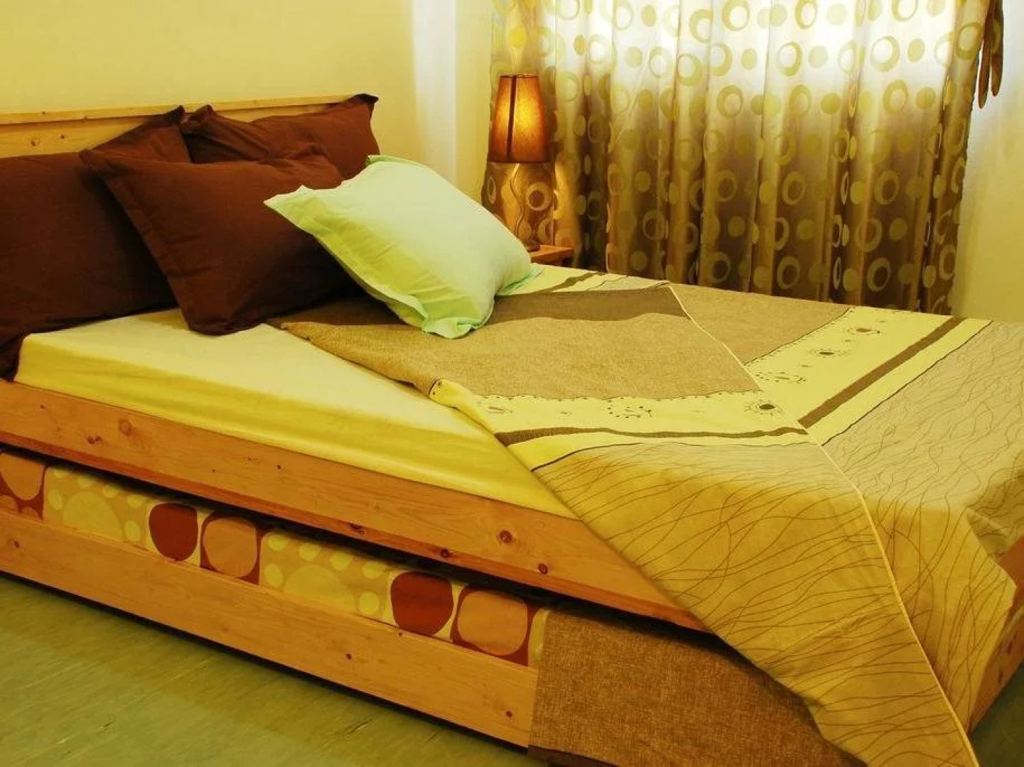 Hive Manila Guesthouses and Apartments