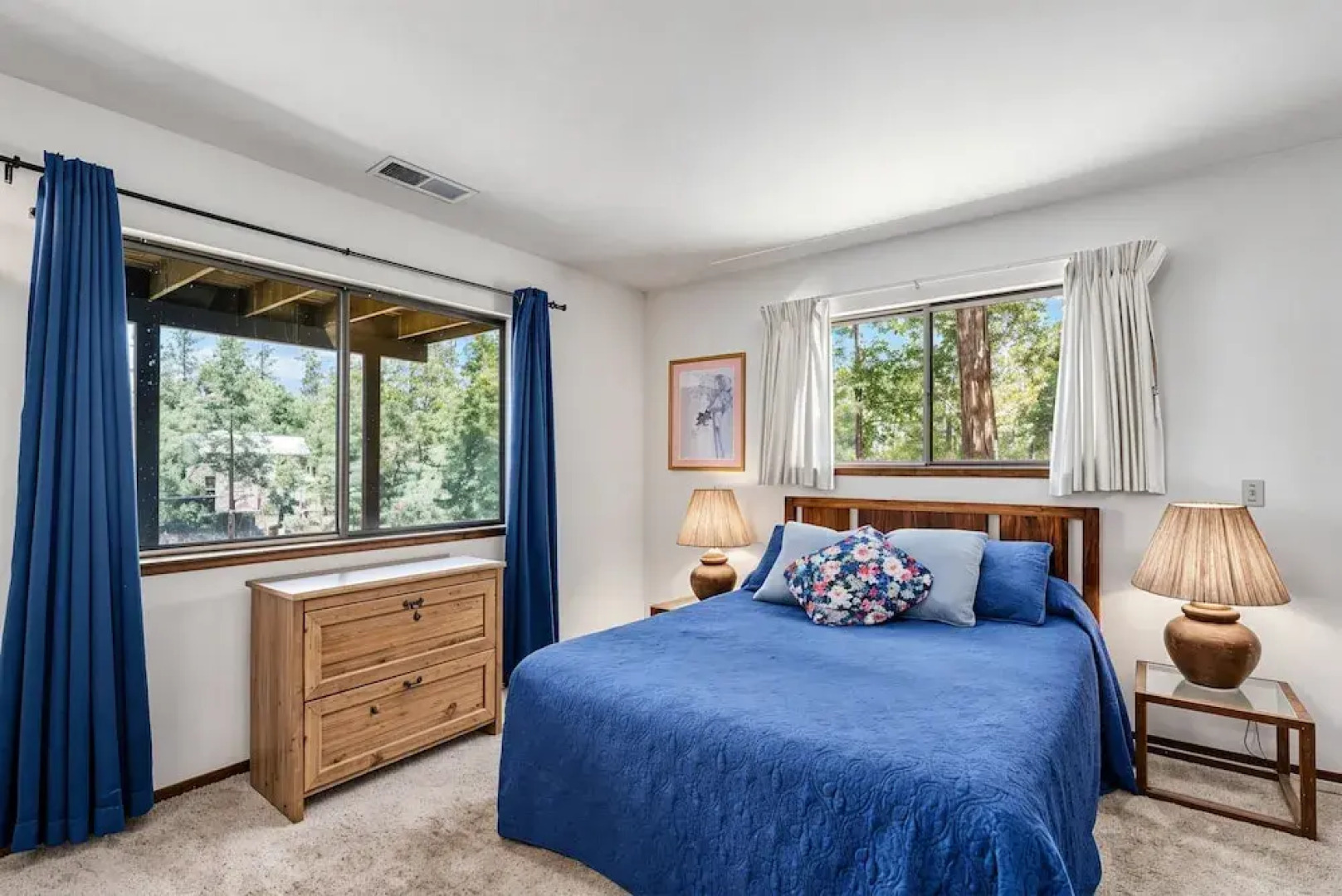 The Big Easy - Lakefront Only 1 mile to Popular Marina Beach! by Yosemite Region Resorts