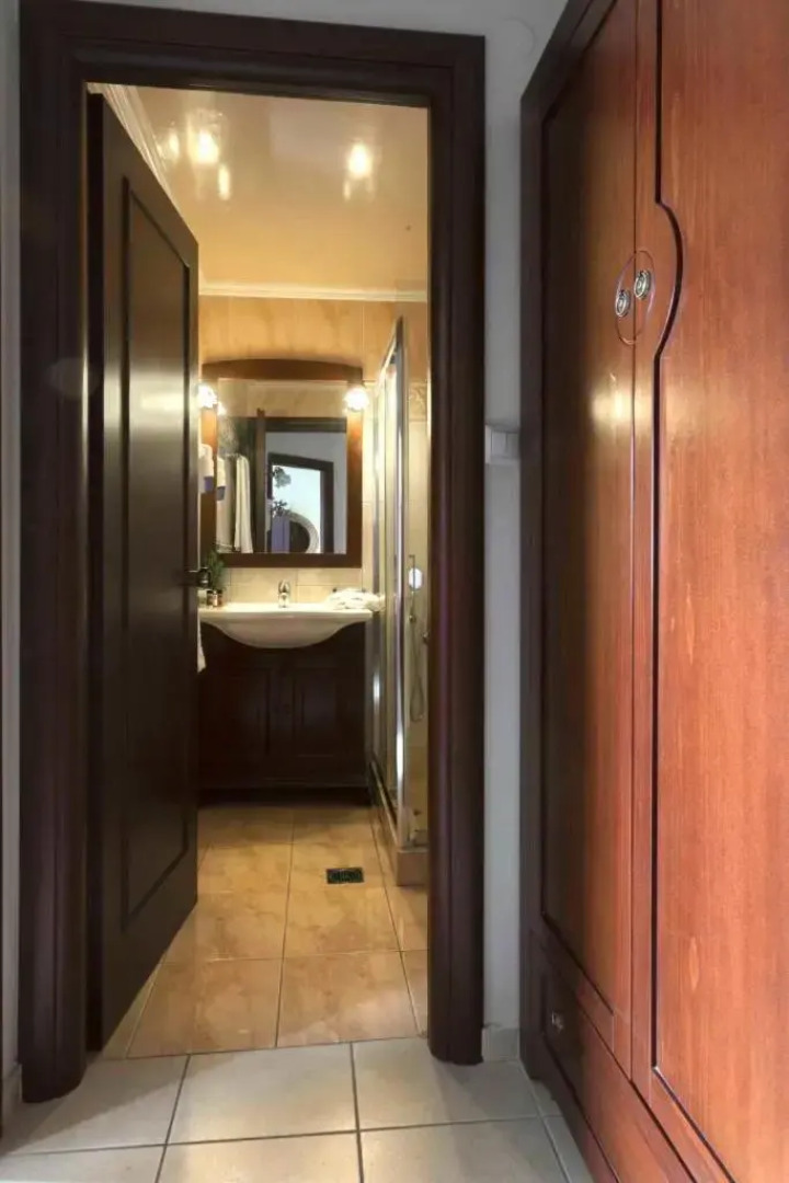 Aneroussa Beach Hotel