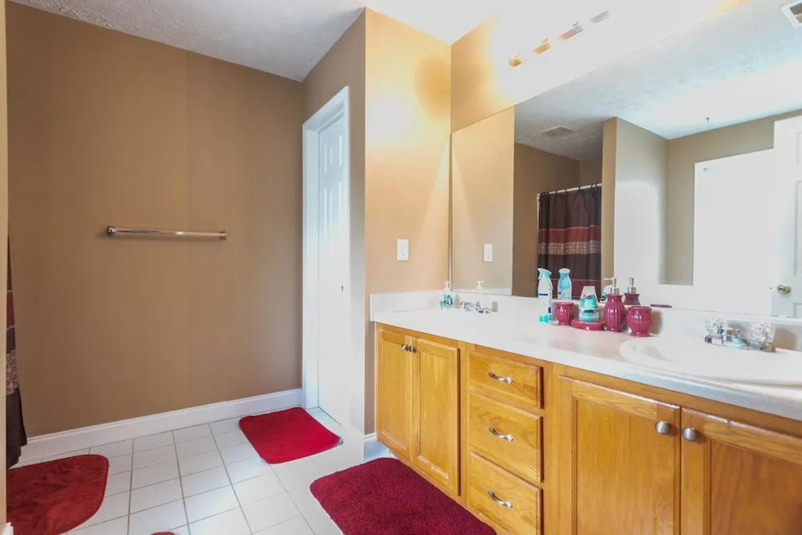 Atlanta Retreat W/ 2-car Garage, Fenced Yard 6 Bedroom Home by RedAwning