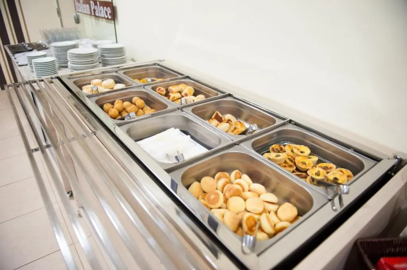 Italian Palace Hotel