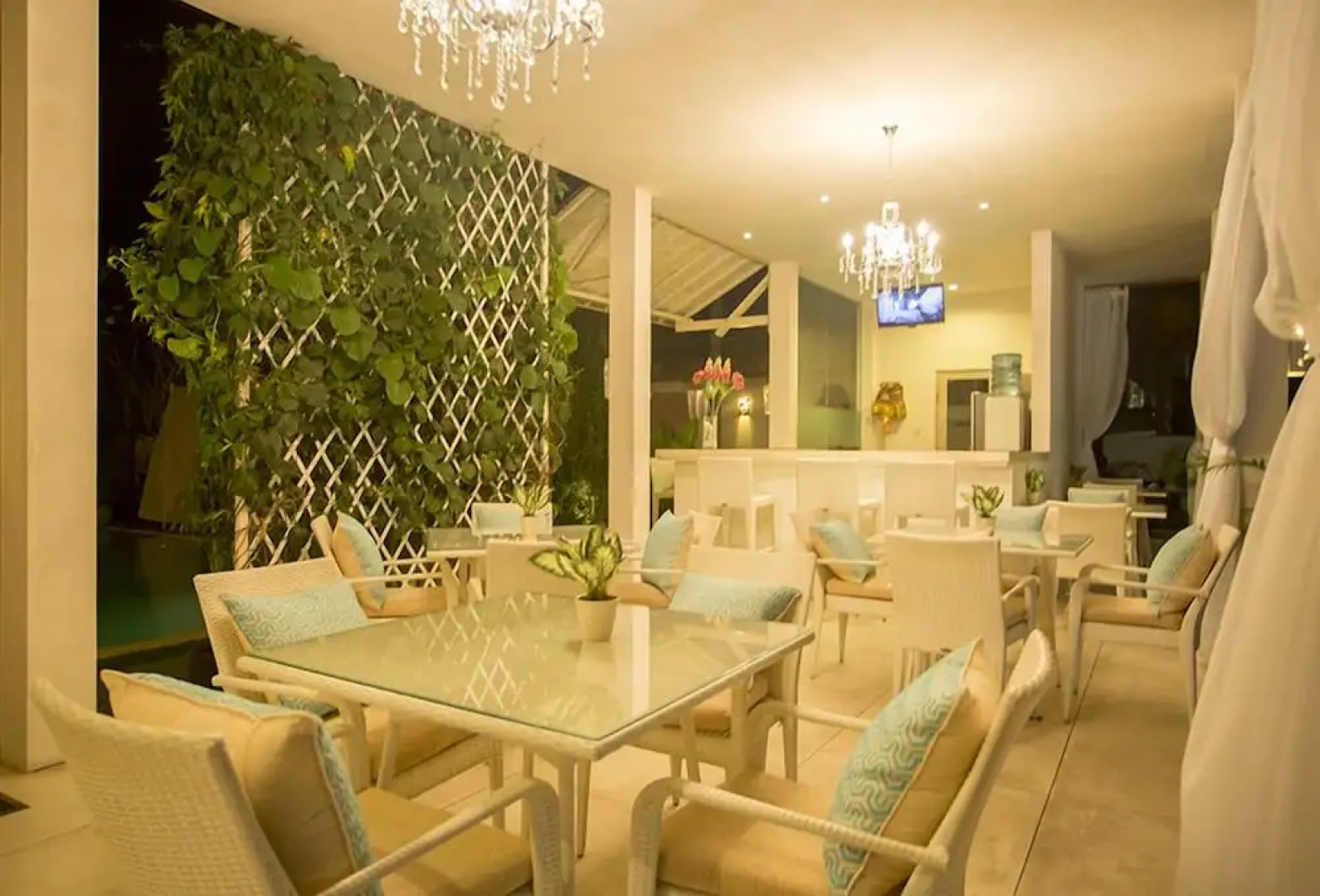 La Cabana Hotel and Villas