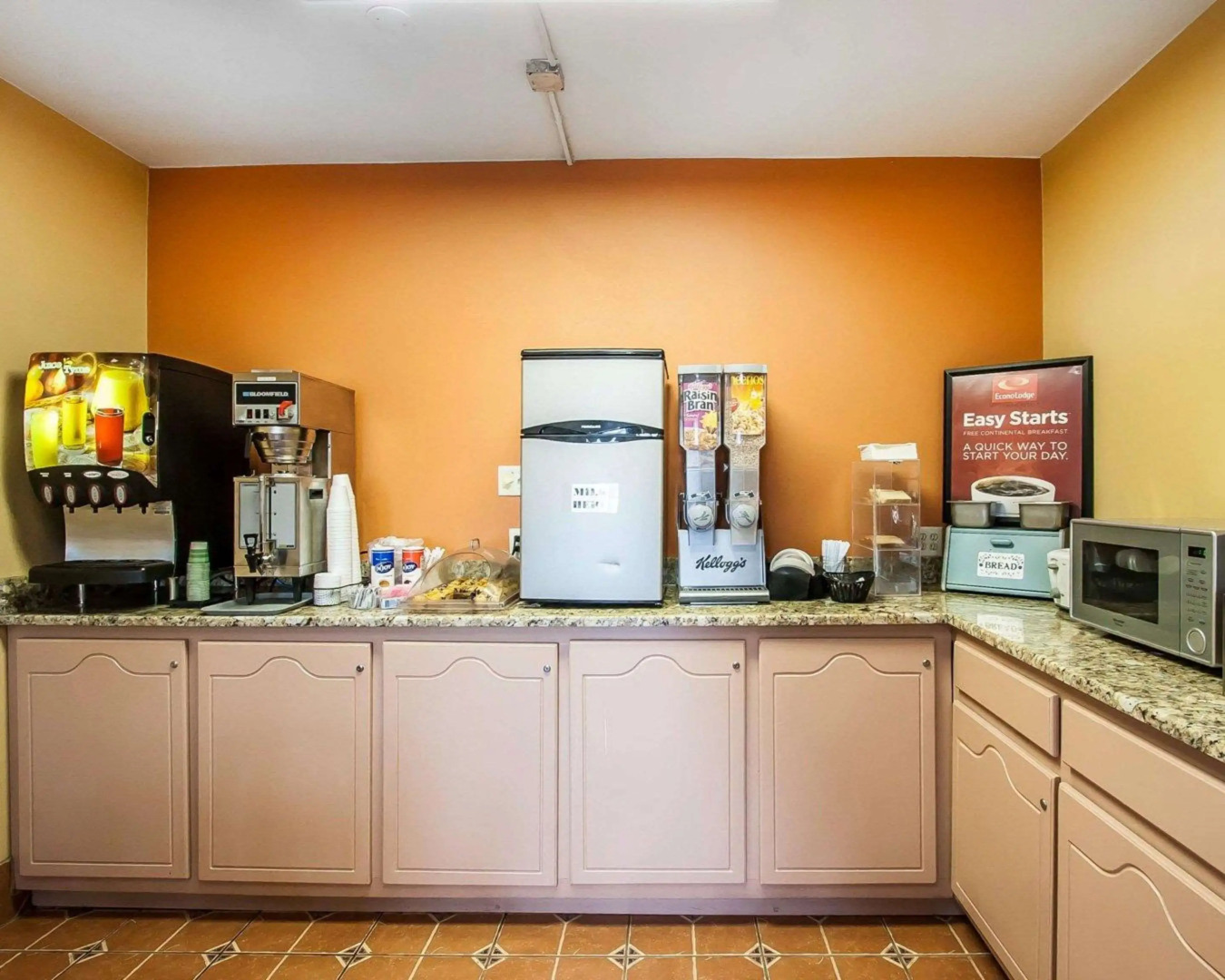 Econo Lodge Inn & Suites I-20, exit 73