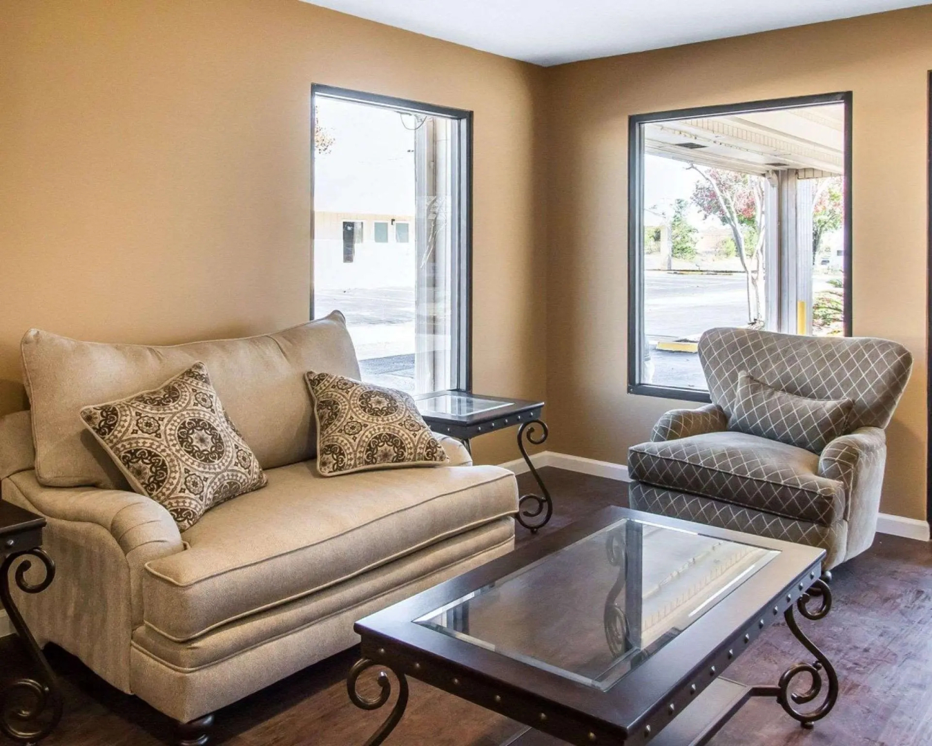 Rodeway Inn & Suites