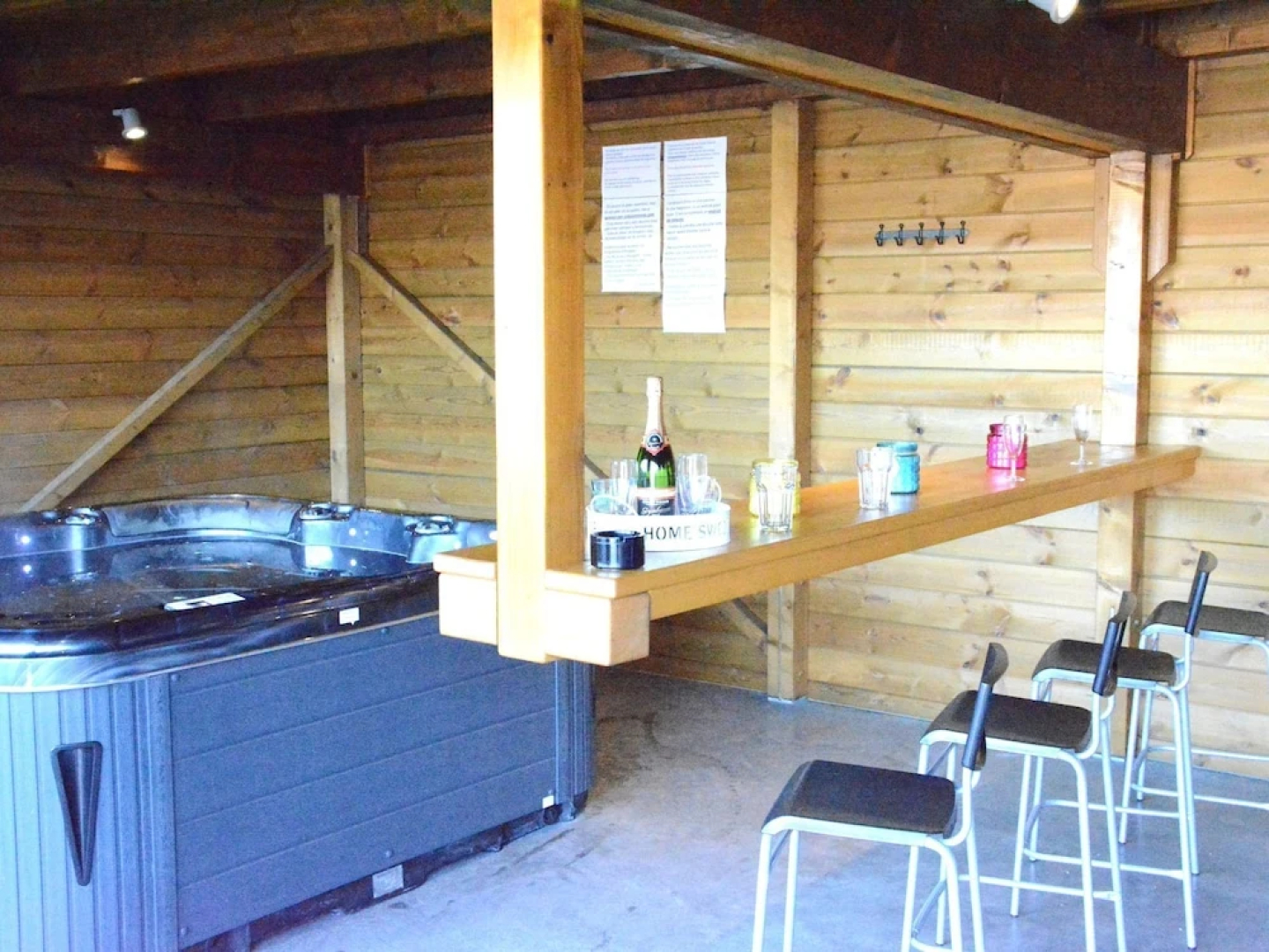 Lovely Holiday Home in Bastogne with Hot Tub