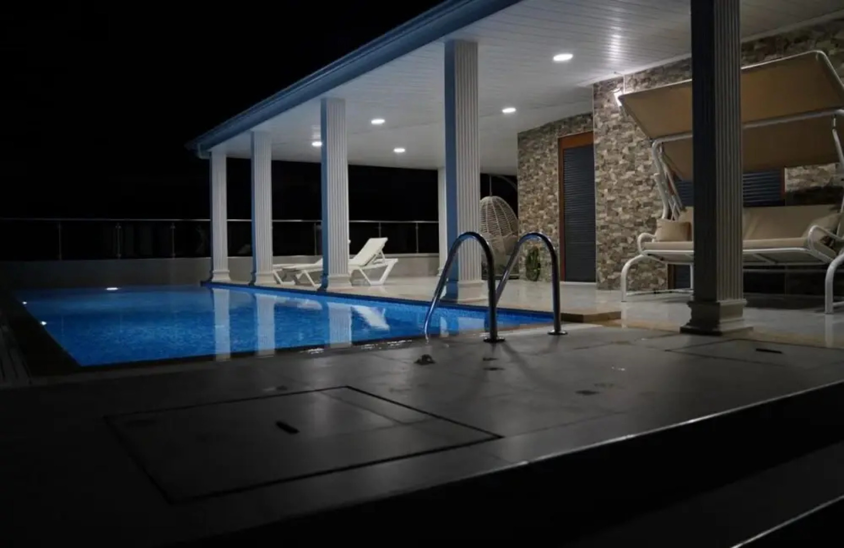 Gorgeous Villa With Private Pool in Antalya 1