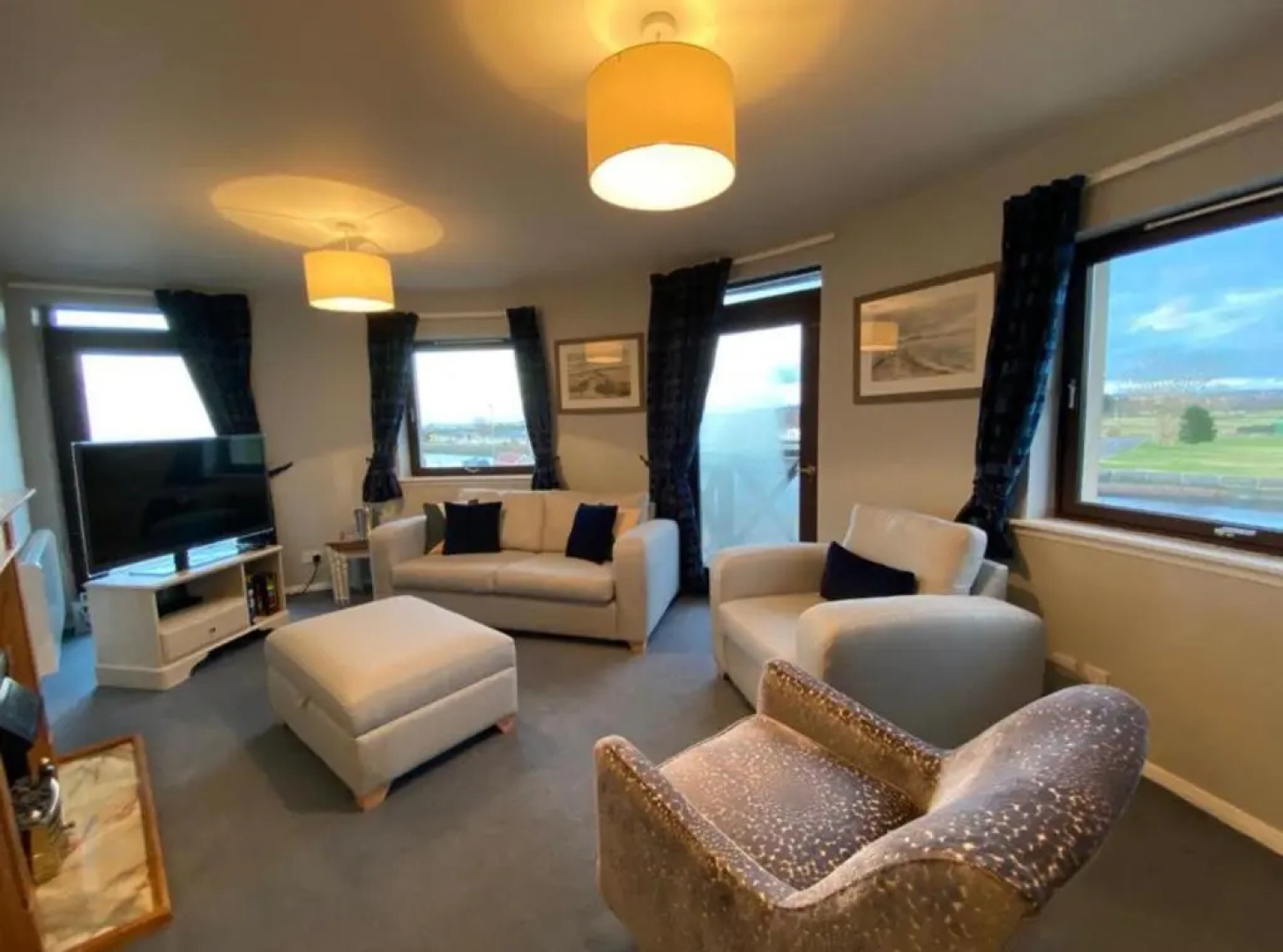 Harbour And River View, Beach 50m From Doorstep & Free Parking