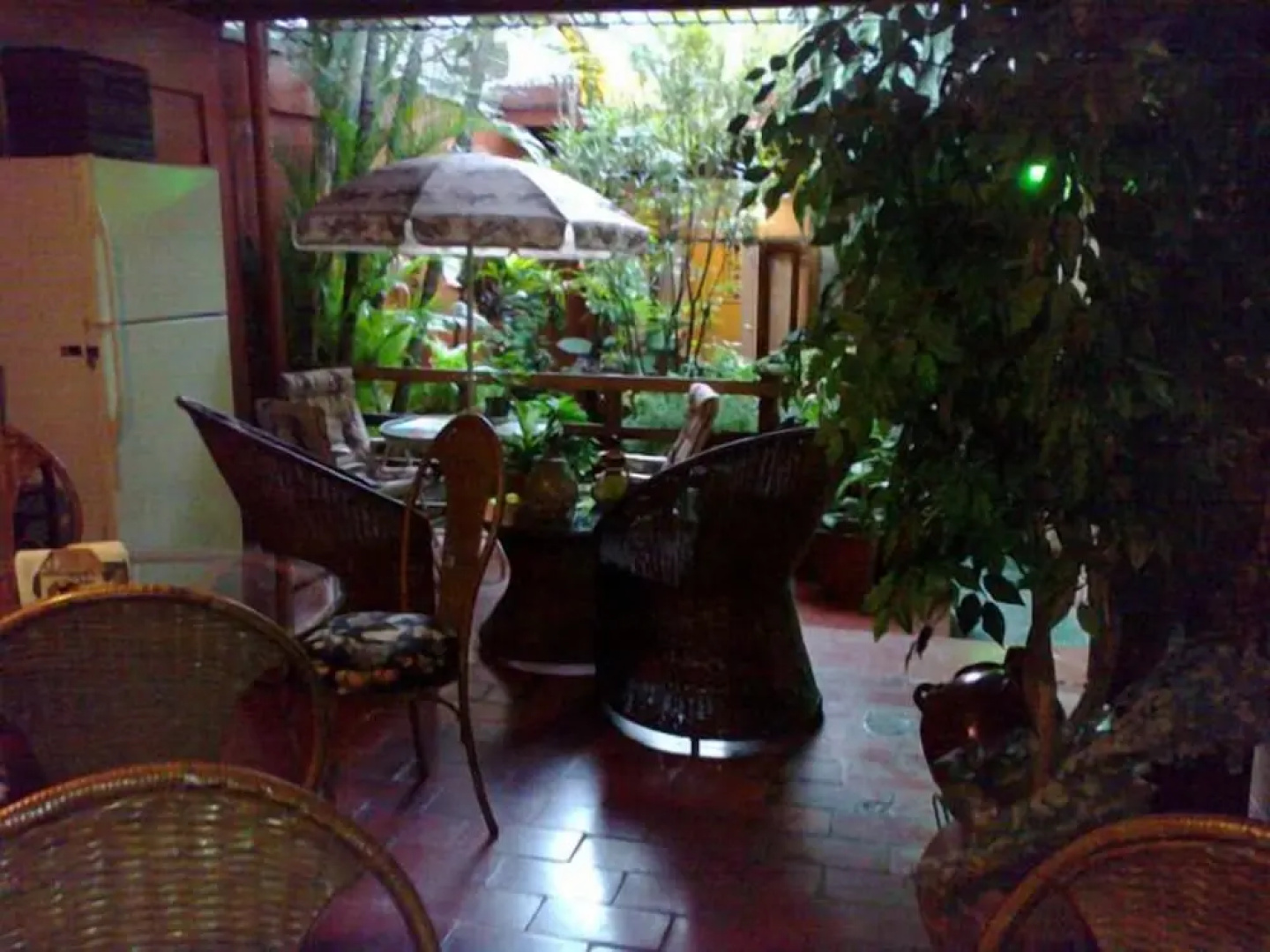 Charly's Place Hotel