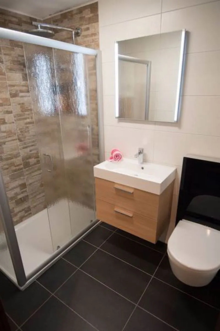 Adonis & Vallesia 30545