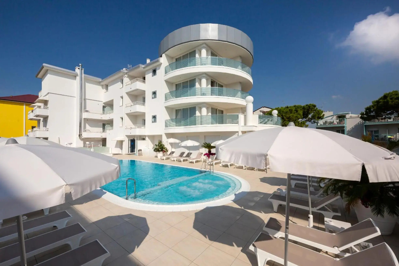 International Beach Hotel