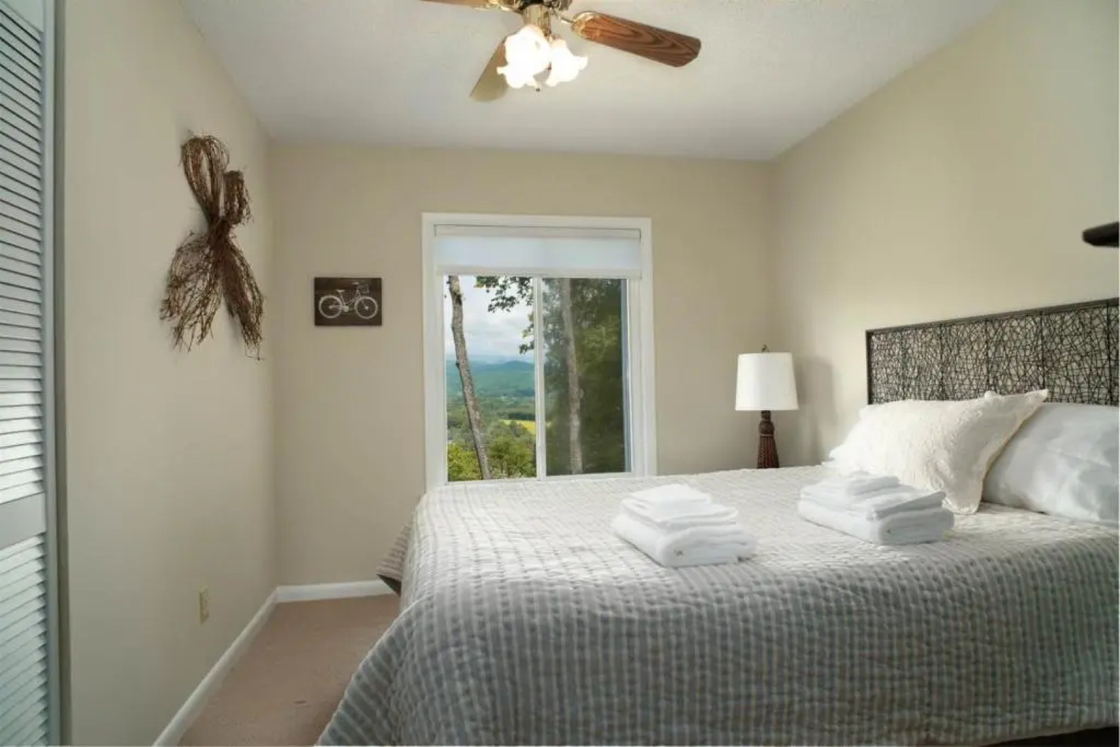 Journey House With Views