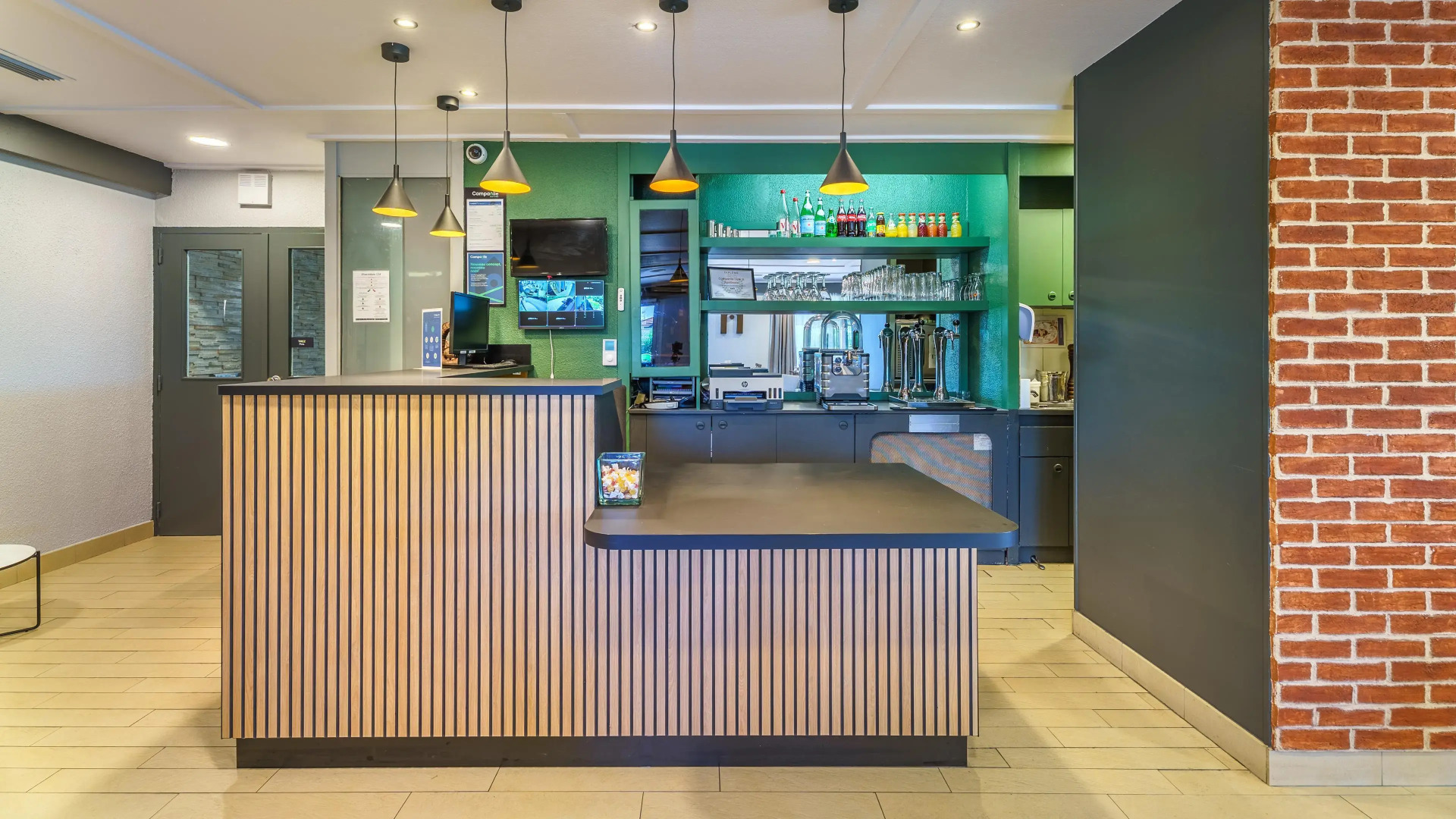 Campanile NATURE - Dijon Est Saint-Apollinaire